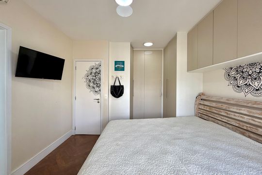 Apartamento com 3 quartos e varanda, ideal para compra. Prático e funcional para sua família. — Suíte 3