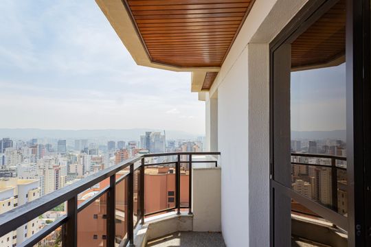 Apartamento em Perdizes, 4 quartos, 1 suíte, mobiliado, academia, churrasqueira, piscina. Perfeitopara comprar. — Varanda da Sala 1