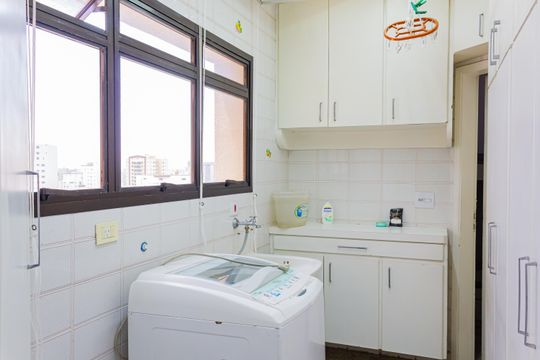 Apartamento em Perdizes, 4 quartos, 1 suíte, mobiliado, academia, churrasqueira, piscina. Perfeitopara comprar. — Área de Serviço
