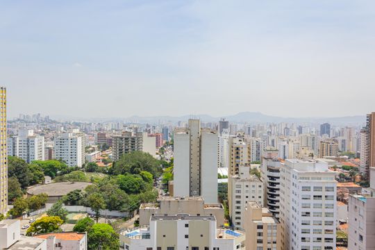 Apartamento em Perdizes, 4 quartos, 1 suíte, mobiliado, academia, churrasqueira, piscina. Perfeitopara comprar. — Varanda da Sala 3