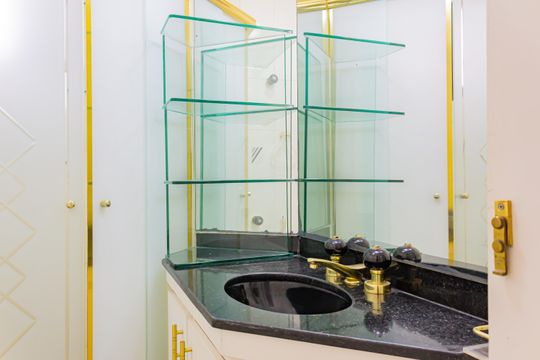 Apartamento em Perdizes, 4 quartos, 1 suíte, mobiliado, academia, churrasqueira, piscina. Perfeitopara comprar. — Banheiro