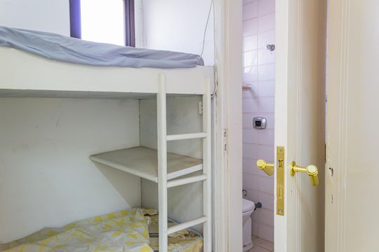 Apartamento em Perdizes, 4 quartos, 1 suíte, mobiliado, academia, churrasqueira, piscina. Perfeitopara comprar. — Quarto de Serviço