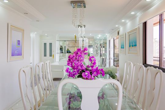 Apartamento em Perdizes, 4 quartos, 1 suíte, mobiliado, academia, churrasqueira, piscina. Perfeitopara comprar. — Sala de Jantar