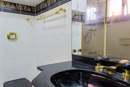 Apartamento em Perdizes, 4 quartos, 1 suíte, mobiliado, academia, churrasqueira, piscina. Perfeitopara comprar. — Banheiro da Suíte