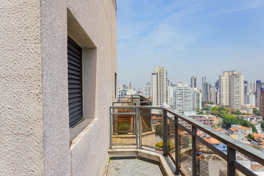 Apartamento em Perdizes, 4 quartos, 1 suíte, mobiliado, academia, churrasqueira, piscina. Perfeitopara comprar. — Varanda da Sala 3