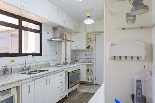 Apartamento em Perdizes, 4 quartos, 1 suíte, mobiliado, academia, churrasqueira, piscina. Perfeitopara comprar. — Cozinha