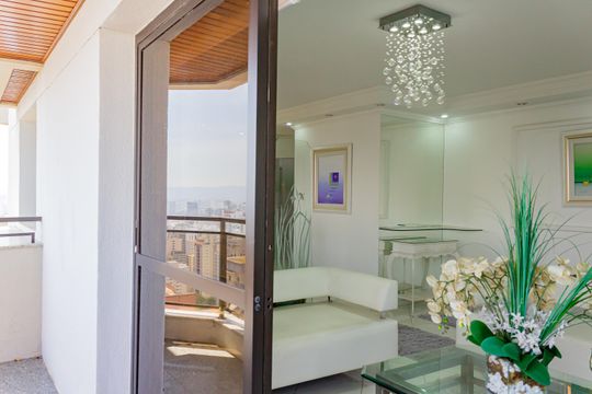 Apartamento em Perdizes, 4 quartos, 1 suíte, mobiliado, academia, churrasqueira, piscina. Perfeitopara comprar. — Varanda da Sala 1