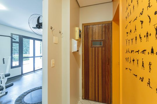 Comprar apartamento no Planalto Paulista: 2 quartos, 1 suíte, varanda e academia no condomínio. — Saúna