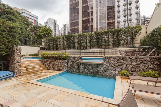 Comprar apartamento no Planalto Paulista: 2 quartos, 1 suíte, varanda e academia no condomínio. — Área comum - Piscina