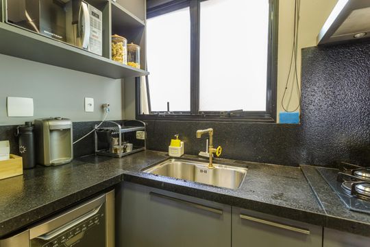 Comprar apartamento no Planalto Paulista: 2 quartos, 1 suíte, varanda e academia no condomínio. — Cozinha