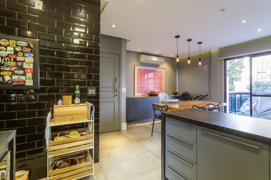 Comprar apartamento no Planalto Paulista: 2 quartos, 1 suíte, varanda e academia no condomínio. — Cozinha