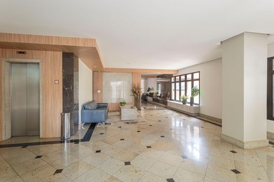 Comprar apartamento no Planalto Paulista: 2 quartos, 1 suíte, varanda e academia no condomínio. — Hall social