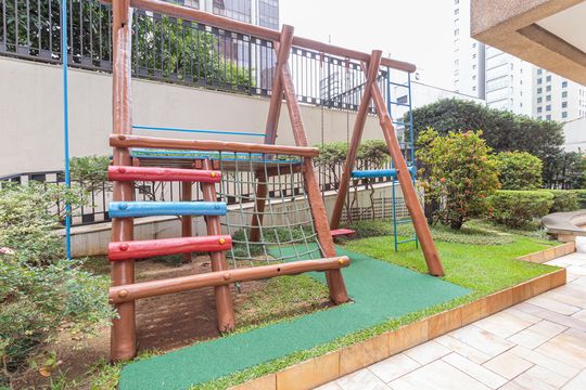 Comprar apartamento no Planalto Paulista: 2 quartos, 1 suíte, varanda e academia no condomínio. — Área comum - Playground