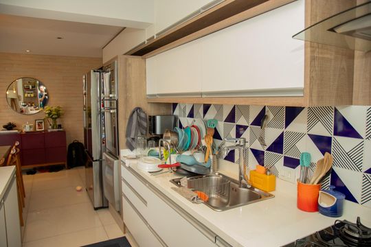 Venda de apartamento mobiliado no Brooklin, com 2 quartos e varanda. — Cozinha e Área de Serviço