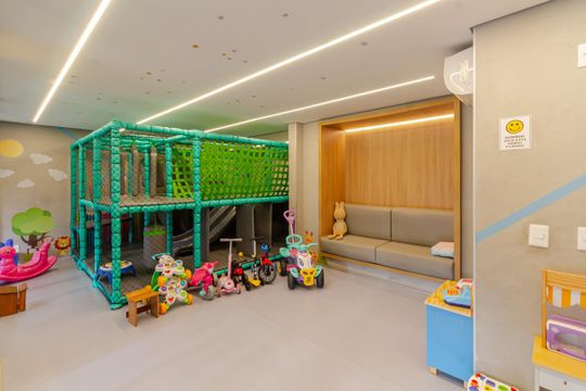 Apartamento em Moema para compra: 3 suítes, closet, churrasqueira, pets permitidos. — Área Comum - Brinquedoteca