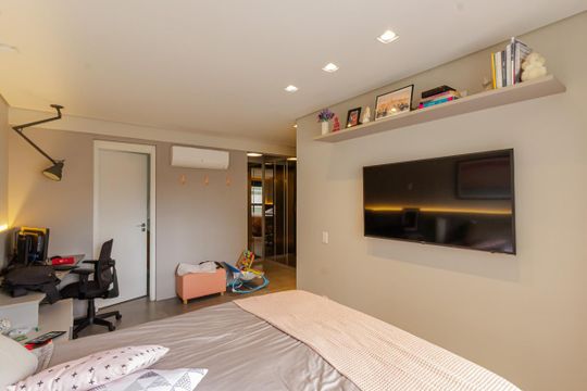 Apartamento em Moema para compra: 3 suítes, closet, churrasqueira, pets permitidos. — Suíte 1