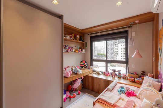 Apartamento em Moema para compra: 3 suítes, closet, churrasqueira, pets permitidos. — Suíte 2