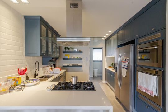Apartamento em Moema para compra: 3 suítes, closet, churrasqueira, pets permitidos. — Cozinha