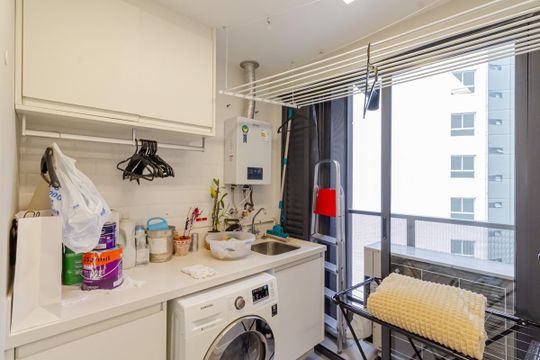Apartamento em Moema para compra: 3 suítes, closet, churrasqueira, pets permitidos. — Área de Serviço