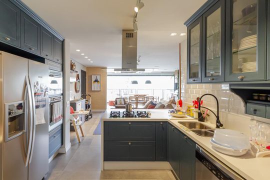 Apartamento em Moema para compra: 3 suítes, closet, churrasqueira, pets permitidos. — Cozinha