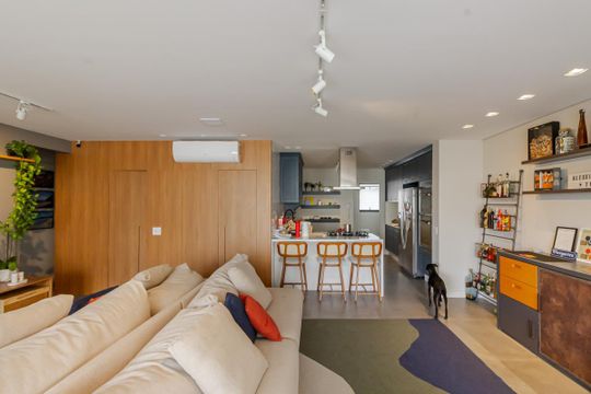 Apartamento em Moema para compra: 3 suítes, closet, churrasqueira, pets permitidos. — Sala