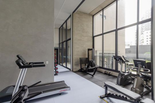 Apartamento em Moema para compra: 3 suítes, closet, churrasqueira, pets permitidos. — Área comum - Academia