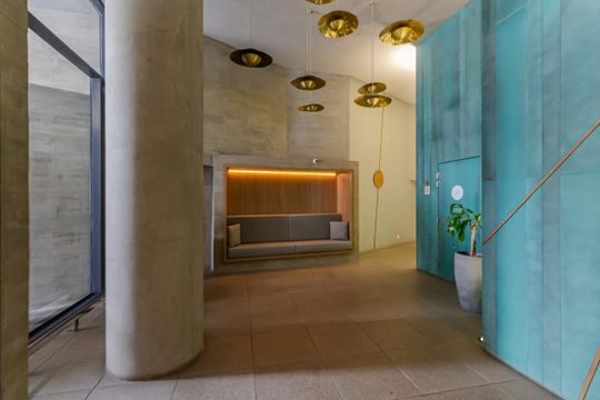 Apartamento em Moema para compra: 3 suítes, closet, churrasqueira, pets permitidos. — Área Comum - Hall Social