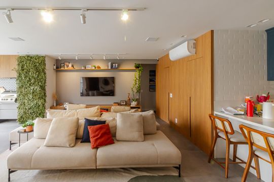 Apartamento em Moema para compra: 3 suítes, closet, churrasqueira, pets permitidos. — Sala