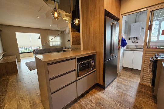 Apartamento mobiliado com 2 quartos, 1 suíte e piscina no condomínio, pronto para comprar. — foto 36