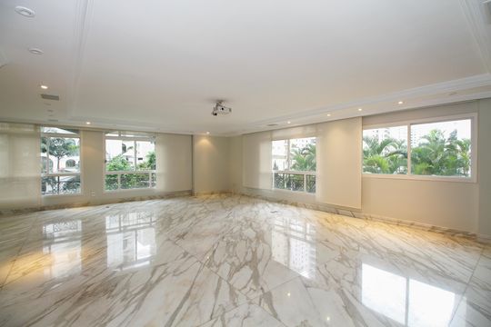 Apartamento mobiliado no Jardim Paulista com 3 suítes. Ideal para comprar e ter animais de estimação. — Sala de Estar