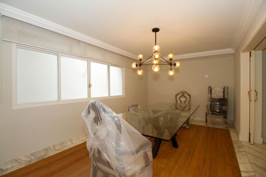 Apartamento mobiliado no Jardim Paulista com 3 suítes. Ideal para comprar e ter animais de estimação. — Sala de Jantar