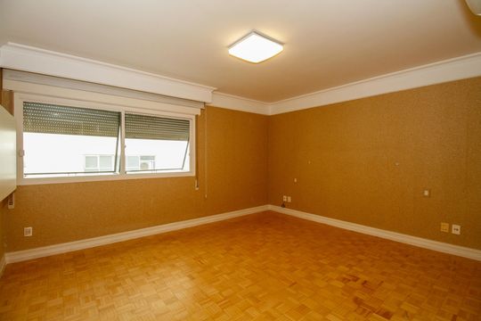 Apartamento mobiliado no Jardim Paulista com 3 suítes. Ideal para comprar e ter animais de estimação. — Suíte 1