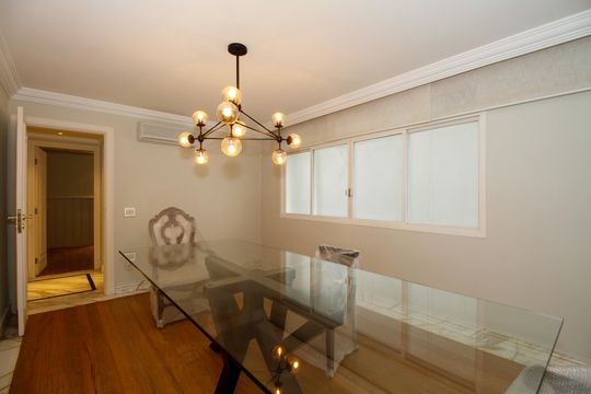 Apartamento mobiliado no Jardim Paulista com 3 suítes. Ideal para comprar e ter animais de estimação. — Sala de Jantar