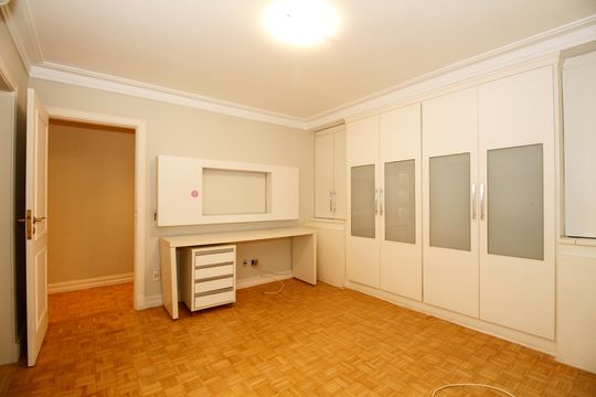 Apartamento mobiliado no Jardim Paulista com 3 suítes. Ideal para comprar e ter animais de estimação. — Suíte 3