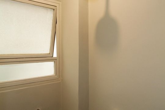 Apartamento mobiliado no Jardim Paulista com 3 suítes. Ideal para comprar e ter animais de estimação. — Banheiro da Suíte 2