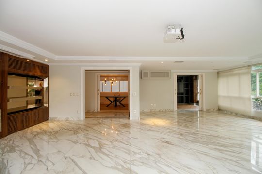 Apartamento mobiliado no Jardim Paulista com 3 suítes. Ideal para comprar e ter animais de estimação. — Sala de Estar