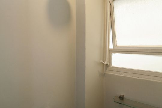 Apartamento mobiliado no Jardim Paulista com 3 suítes. Ideal para comprar e ter animais de estimação. — Banheiro da Suíte 3