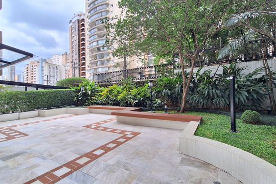 Comprar apartamento com varanda, 4 quartos, 2 suítes e piscina no condomínio. — Área comum
