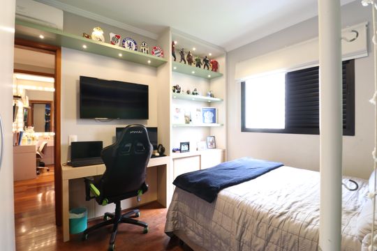 Comprar apartamento com varanda, 4 quartos, 2 suítes e piscina no condomínio. — Quarto 1