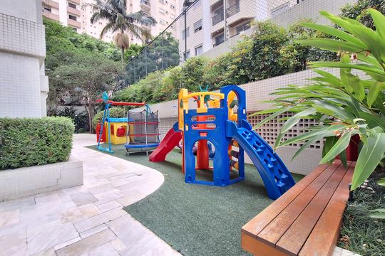 Comprar apartamento com varanda, 4 quartos, 2 suítes e piscina no condomínio. — Área comum - Playground