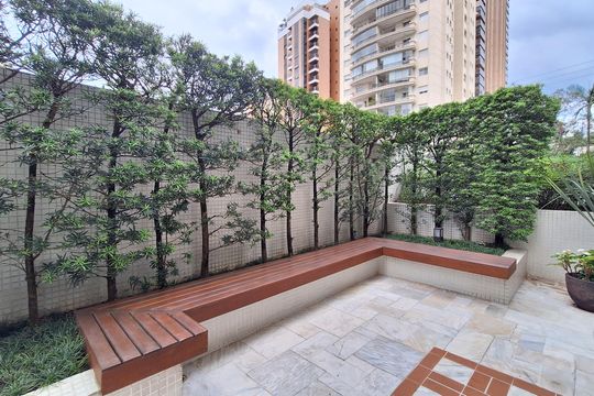 Comprar apartamento com varanda, 4 quartos, 2 suítes e piscina no condomínio. — Área comum