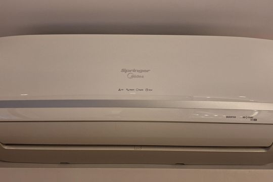 Comprar apartamento com varanda, 4 quartos, 2 suítes e piscina no condomínio. — Ar condicionado