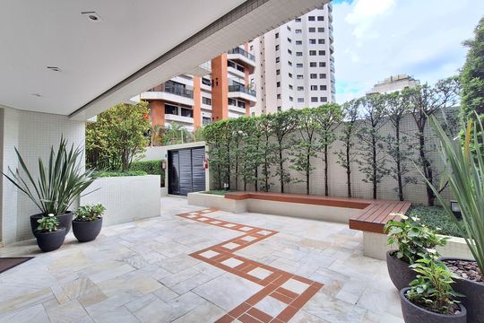 Comprar apartamento com varanda, 4 quartos, 2 suítes e piscina no condomínio. — Área comum