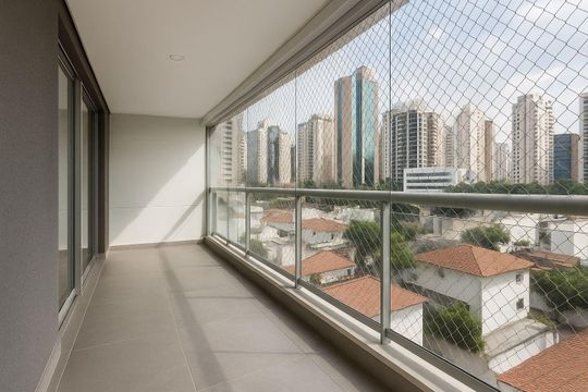 Apartamento à venda na Vila Nova Conceição com 3 quartos, 2 suítes e churrasqueira no condomínio. — Varanda