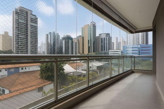 Apartamento à venda na Vila Nova Conceição com 3 quartos, 2 suítes e churrasqueira no condomínio. — Varanda