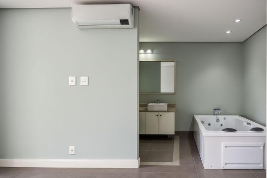 Apartamento à venda na Vila Nova Conceição com 3 quartos, 2 suítes e churrasqueira no condomínio. — Suíte