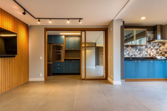 Apartamento à venda na Vila Nova Conceição com 3 quartos, 2 suítes e churrasqueira no condomínio. — Sala