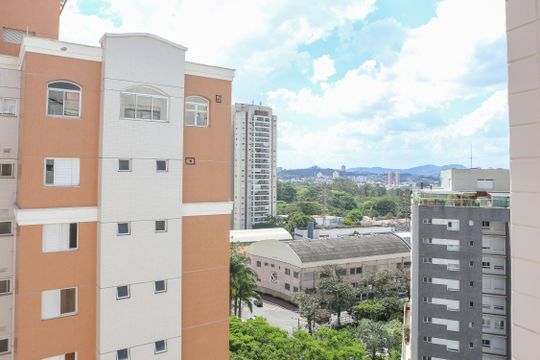 Venda de apartamento com 3 suítes e varanda na Vila Bela Alianca. — Vista da Suíte 2