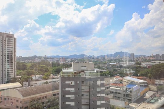 Venda de apartamento com 3 suítes e varanda na Vila Bela Alianca. — Vista da Piscina e Churrasqueira