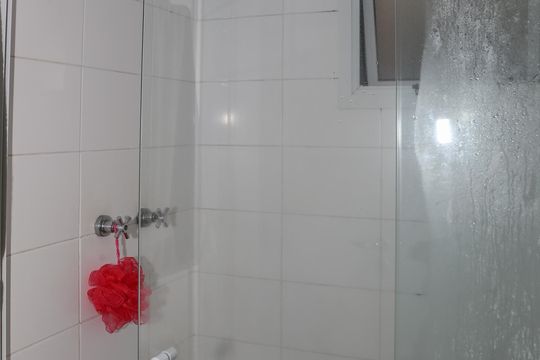 Venda de apartamento com 3 suítes e varanda na Vila Bela Alianca. — Banheiro da Suíte 3